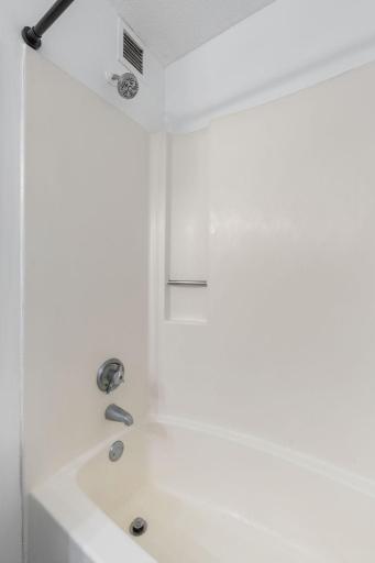 43-web-or-mls-433 S 7th St 1801-42.jpg