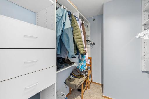 39-web-or-mls-433 S 7th St 1801-38.jpg