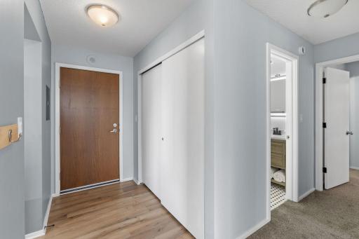 23-web-or-mls-433 S 7th St 1801-22.jpg