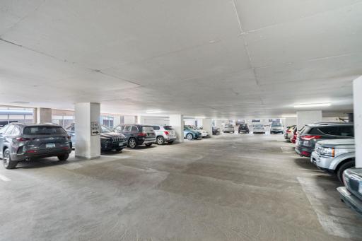 22-web-or-mls-433 S 7th St 1801-21.jpg