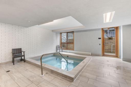 19-web-or-mls-433 S 7th St 1801-18.jpg