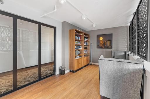 15-web-or-mls-433 S 7th St 1801-14.jpg