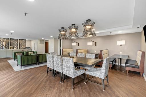 13-web-or-mls-433 S 7th St 1801-12.jpg