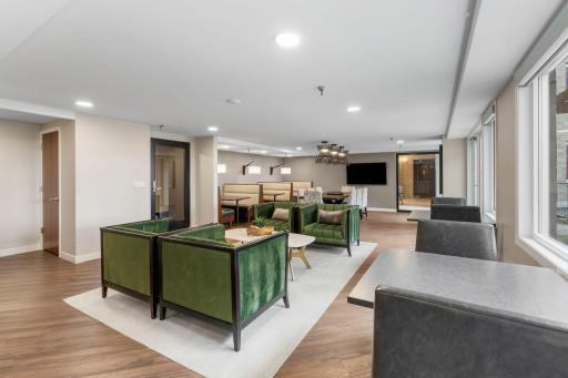 12-web-or-mls-433 S 7th St 1801-11.jpg
