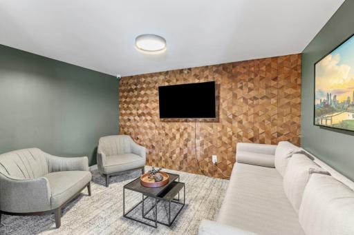 10-web-or-mls-433 S 7th St 1801-9.jpg