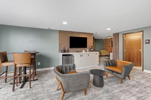 8-web-or-mls-433 S 7th St 1801-7.jpg