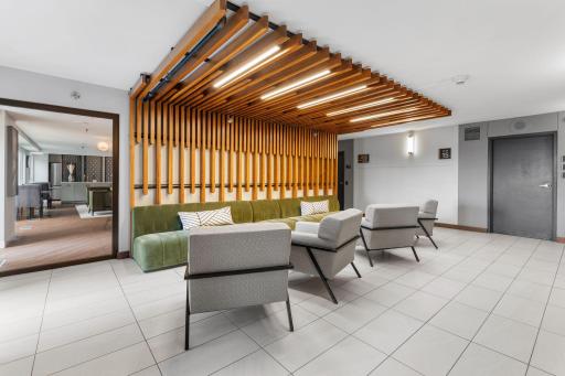 7-web-or-mls-433 S 7th St 1801-6.jpg