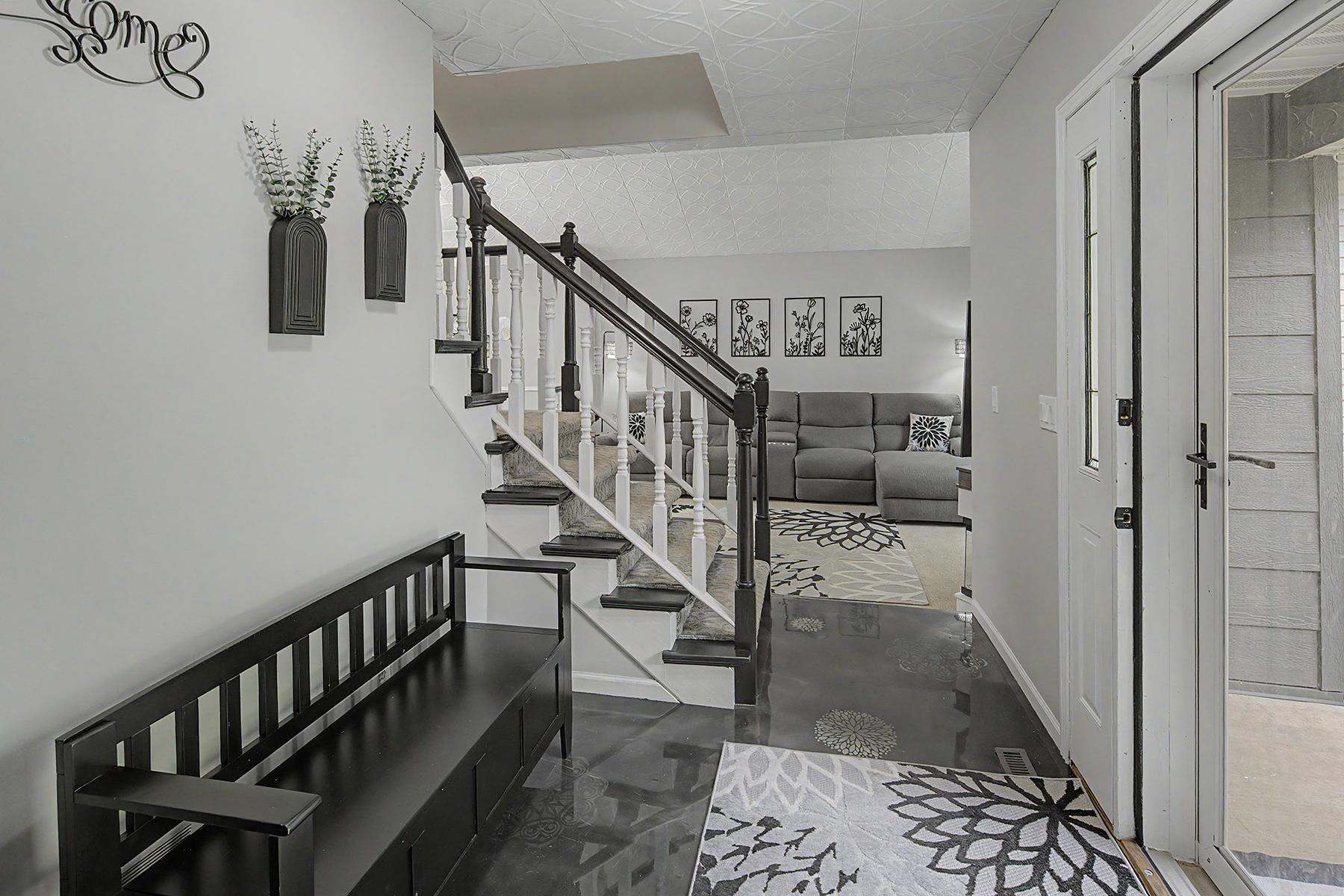 Spacious foyer