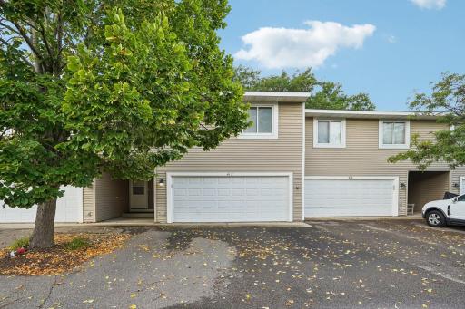 2-web-or-mls-Whispering River Ln-S0409-002.jpg
