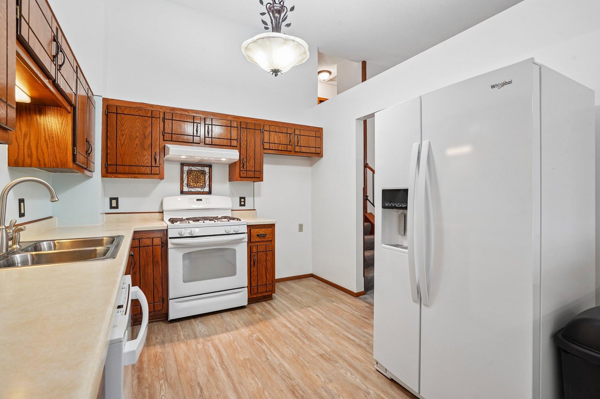 15-web-or-mls-Whispering River Ln-S0409-015.jpg