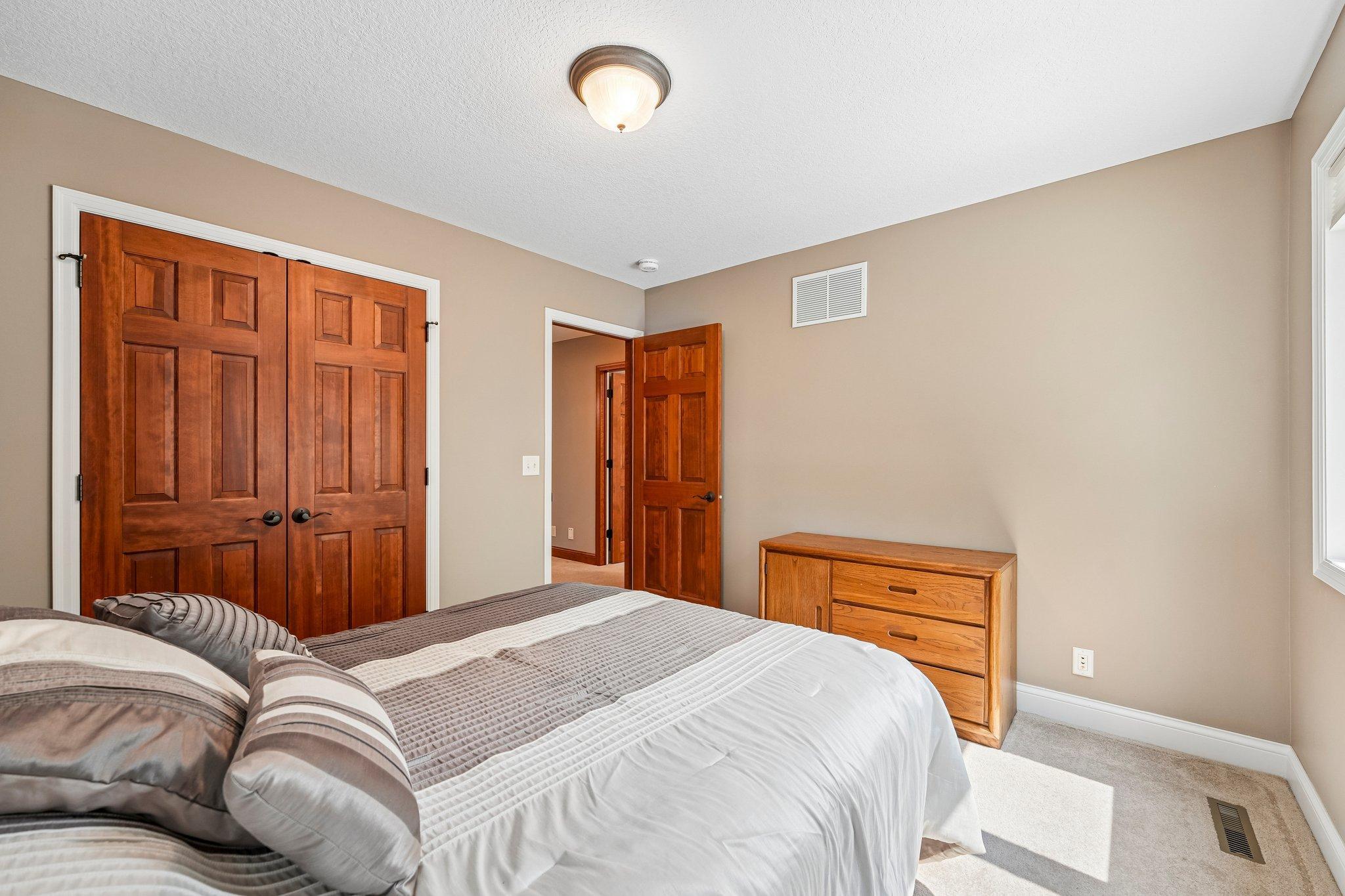 54-web-or-mls-102nd St-S1108-054.jpg