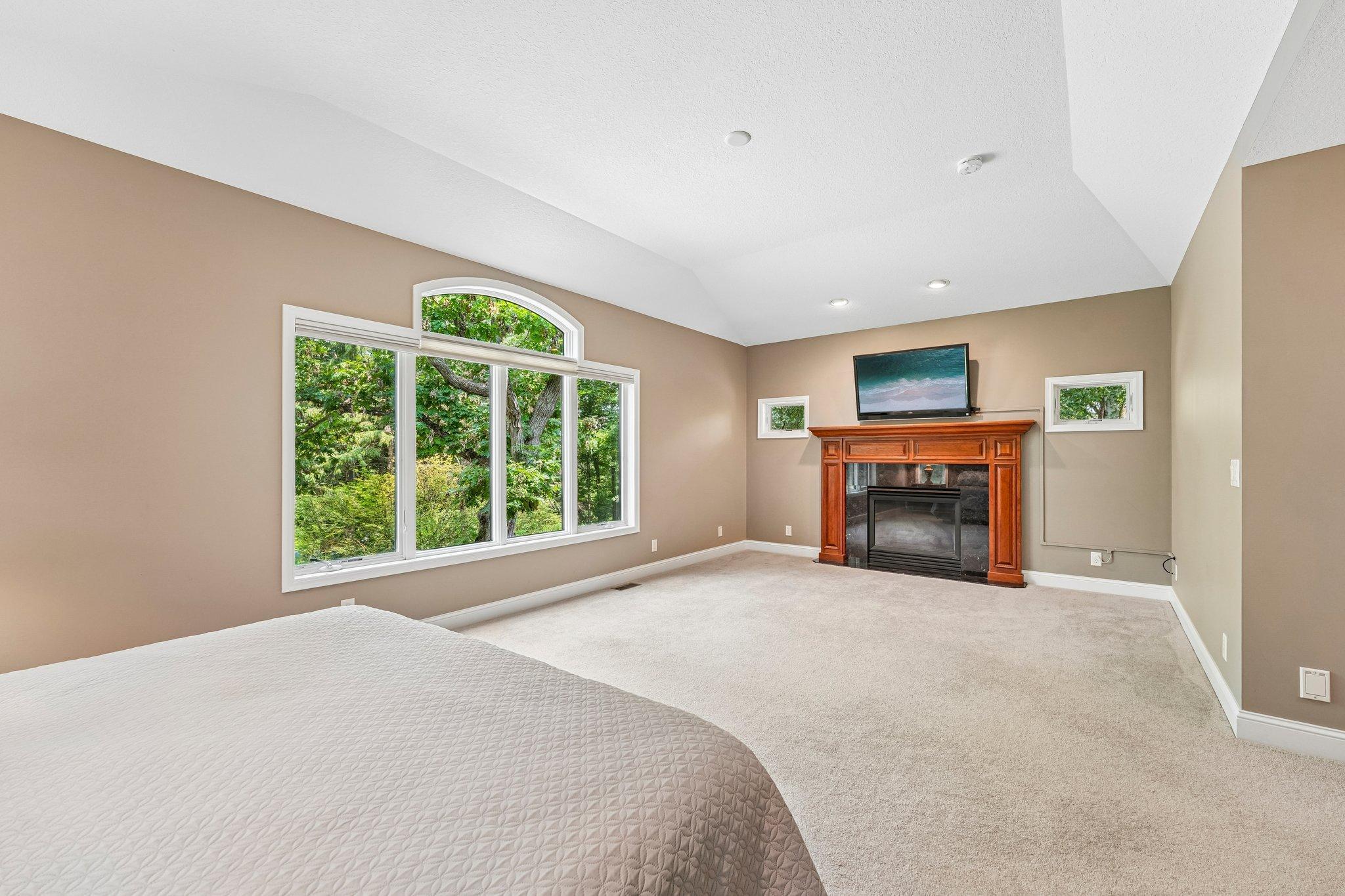 44-web-or-mls-102nd St-S1108-044.jpg