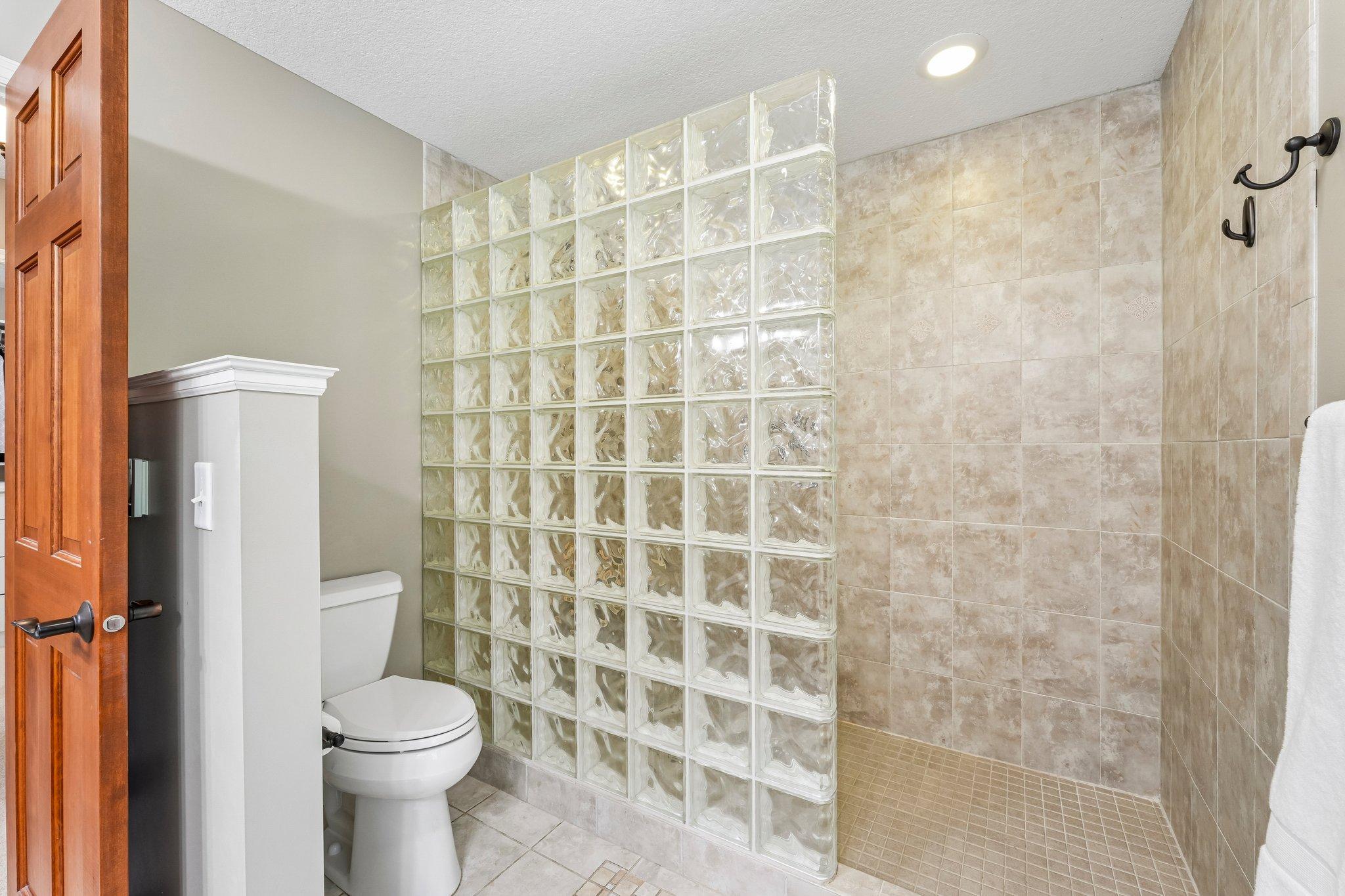 48-web-or-mls-102nd St-S1108-048.jpg