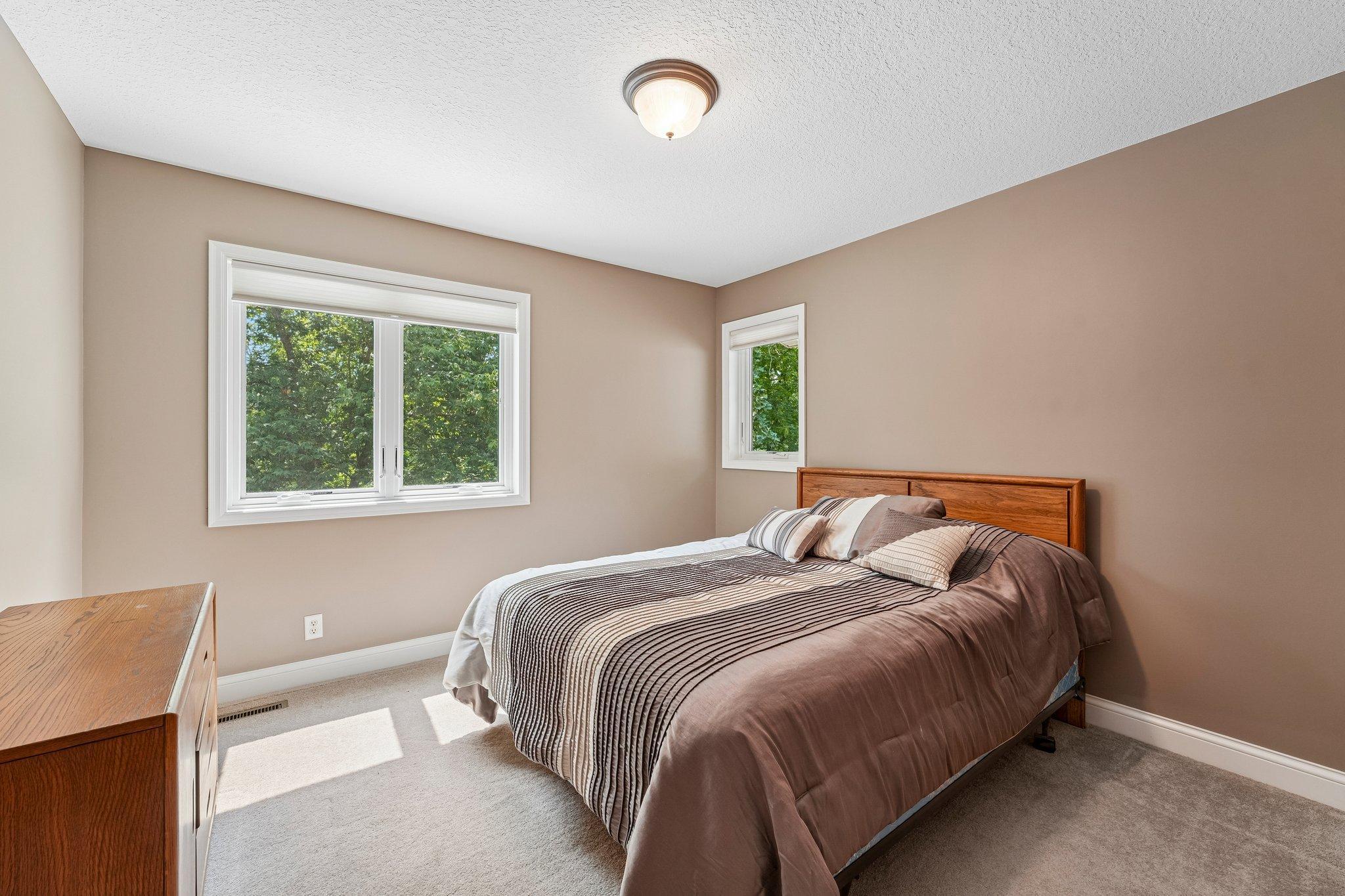 52-web-or-mls-102nd St-S1108-052.jpg