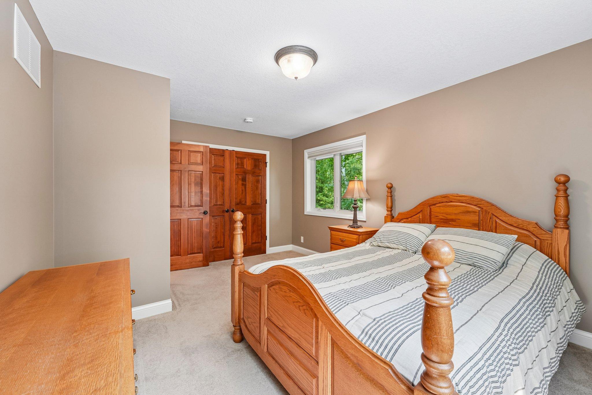 51-web-or-mls-102nd St-S1108-051.jpg