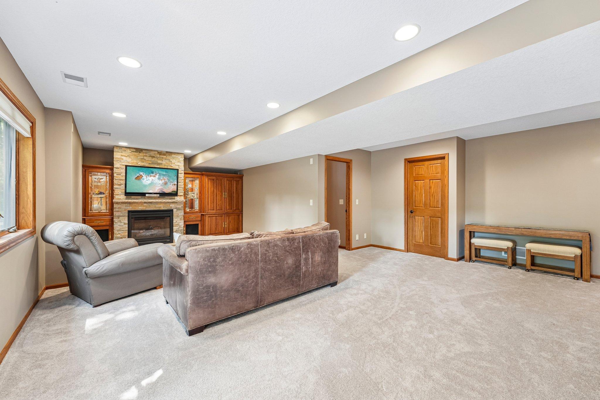 29-web-or-mls-102nd St-S1108-029.jpg