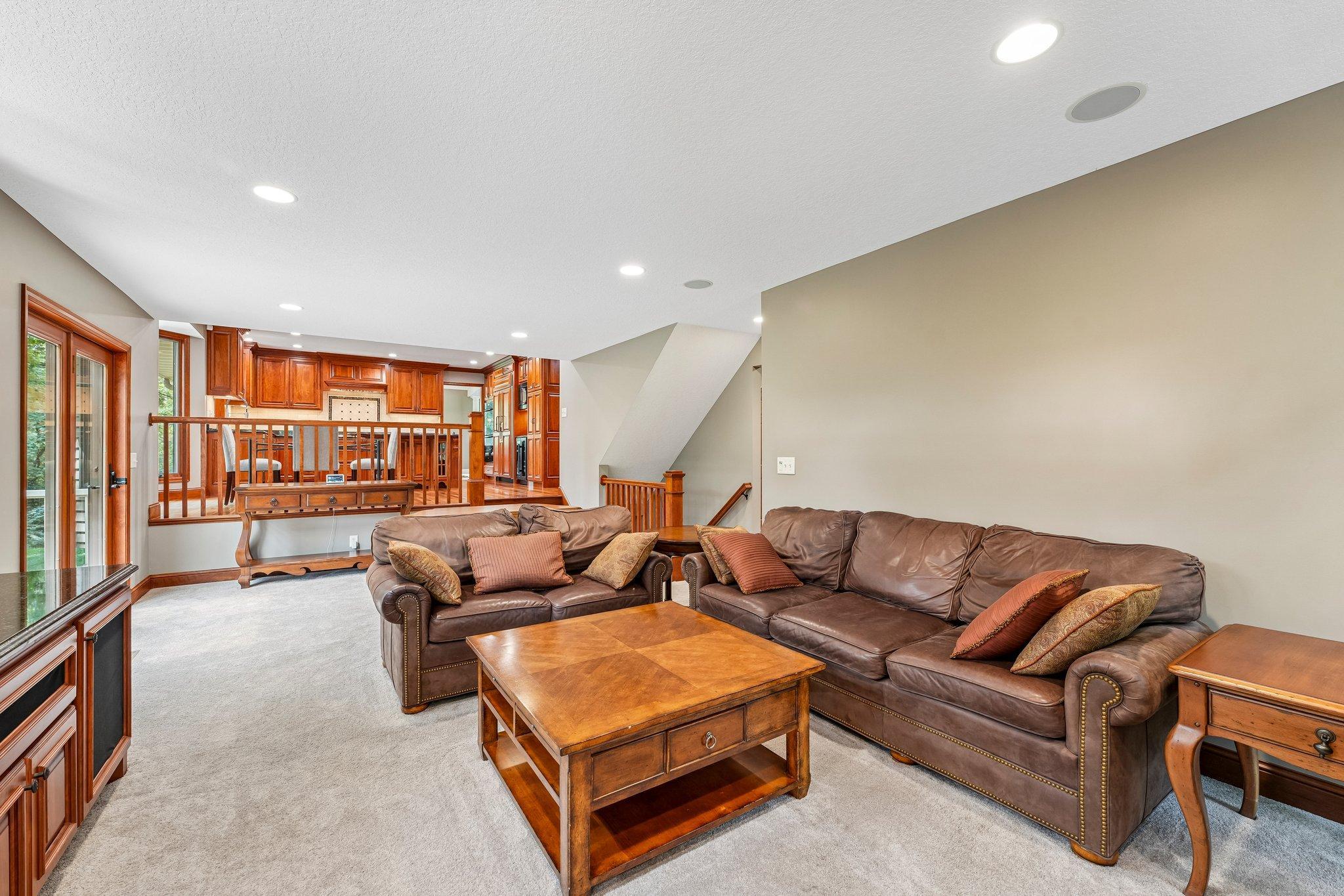 15-web-or-mls-102nd St-S1108-015.jpg