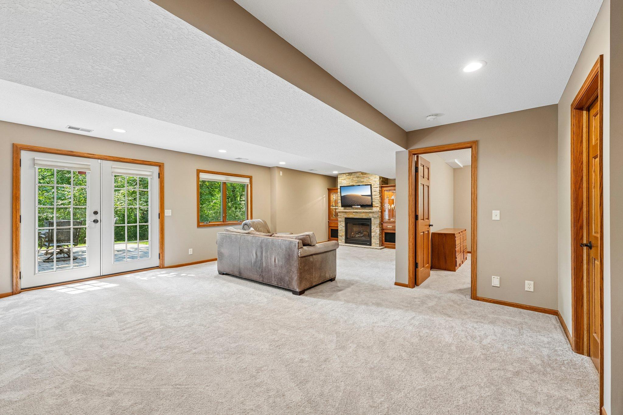 28-web-or-mls-102nd St-S1108-028.jpg