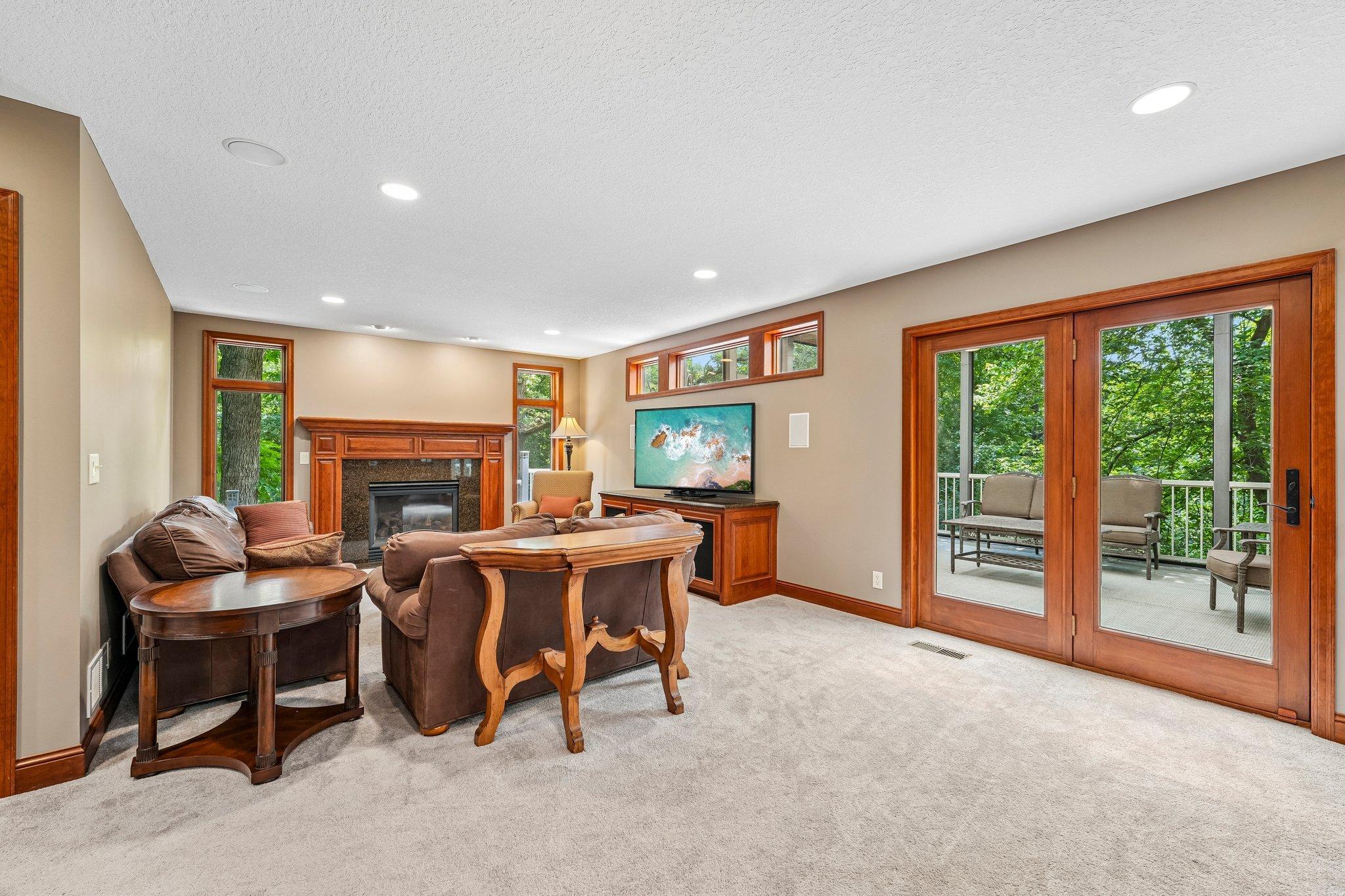 13-web-or-mls-102nd St-S1108-013.jpg