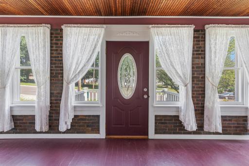 1009 South Street, Jackson, MN 56143