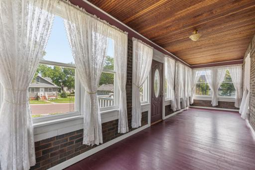1009 South Street, Jackson, MN 56143