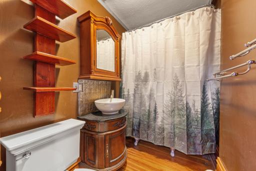 1009 South Street, Jackson, MN 56143