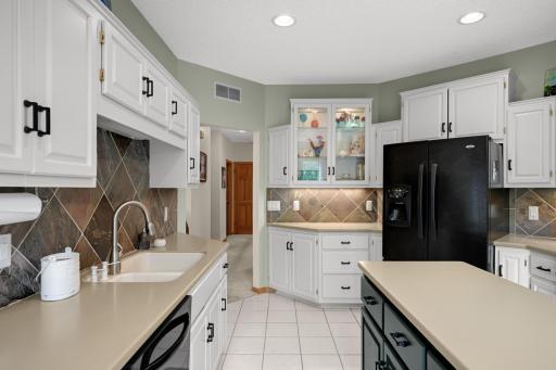 7333 Bolton Way, Inver Grove Heights, MN 55076