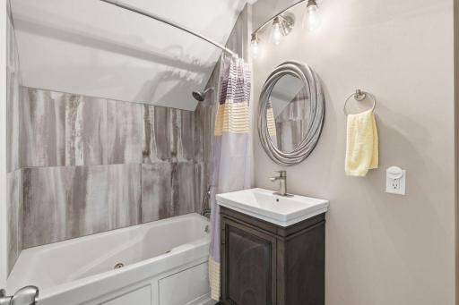 Upper bath