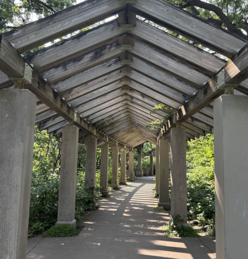 Minnehaha falls Pergola garden 1/2 mile away