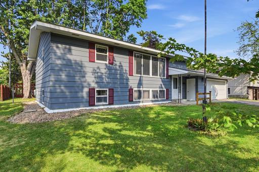 Attractive bilevel with shaded lot