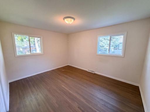 listing_10.jpg