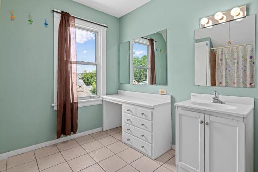 1288 Edgerton Street, Saint Paul, MN 55130