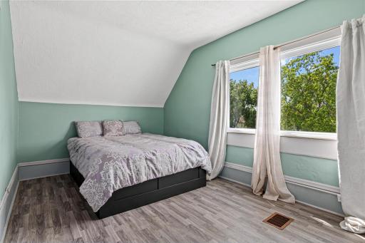 1288 Edgerton Street, Saint Paul, MN 55130