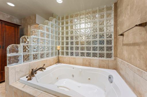 Jetted Soaking Tub