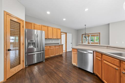 Staineless appliances and open floor plan