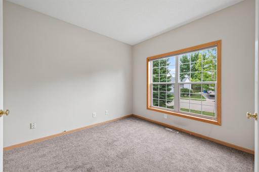 Main level office/flex room