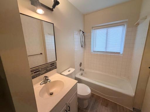 Gentry Bathroom 2