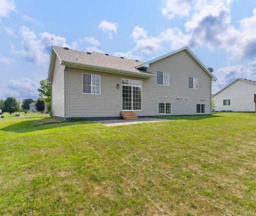 808 Lindsey Lane, Belle Plaine, MN 56011