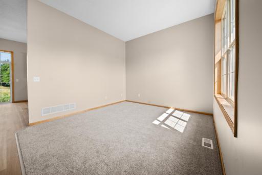 808 Lindsey Lane, Belle Plaine, MN 56011