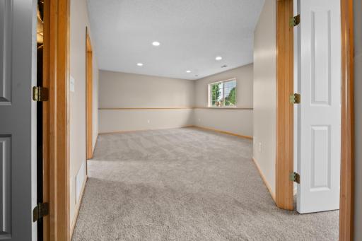 808 Lindsey Lane, Belle Plaine, MN 56011