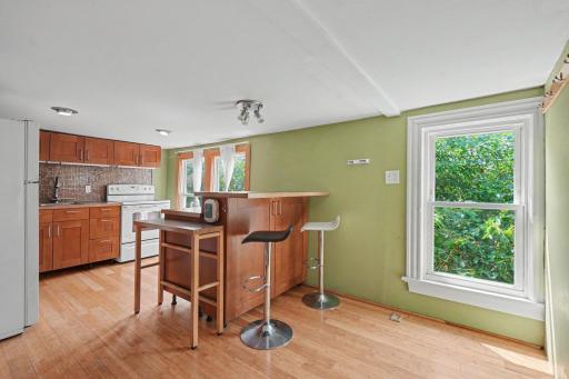 3rd floor kitchen and breakfast area