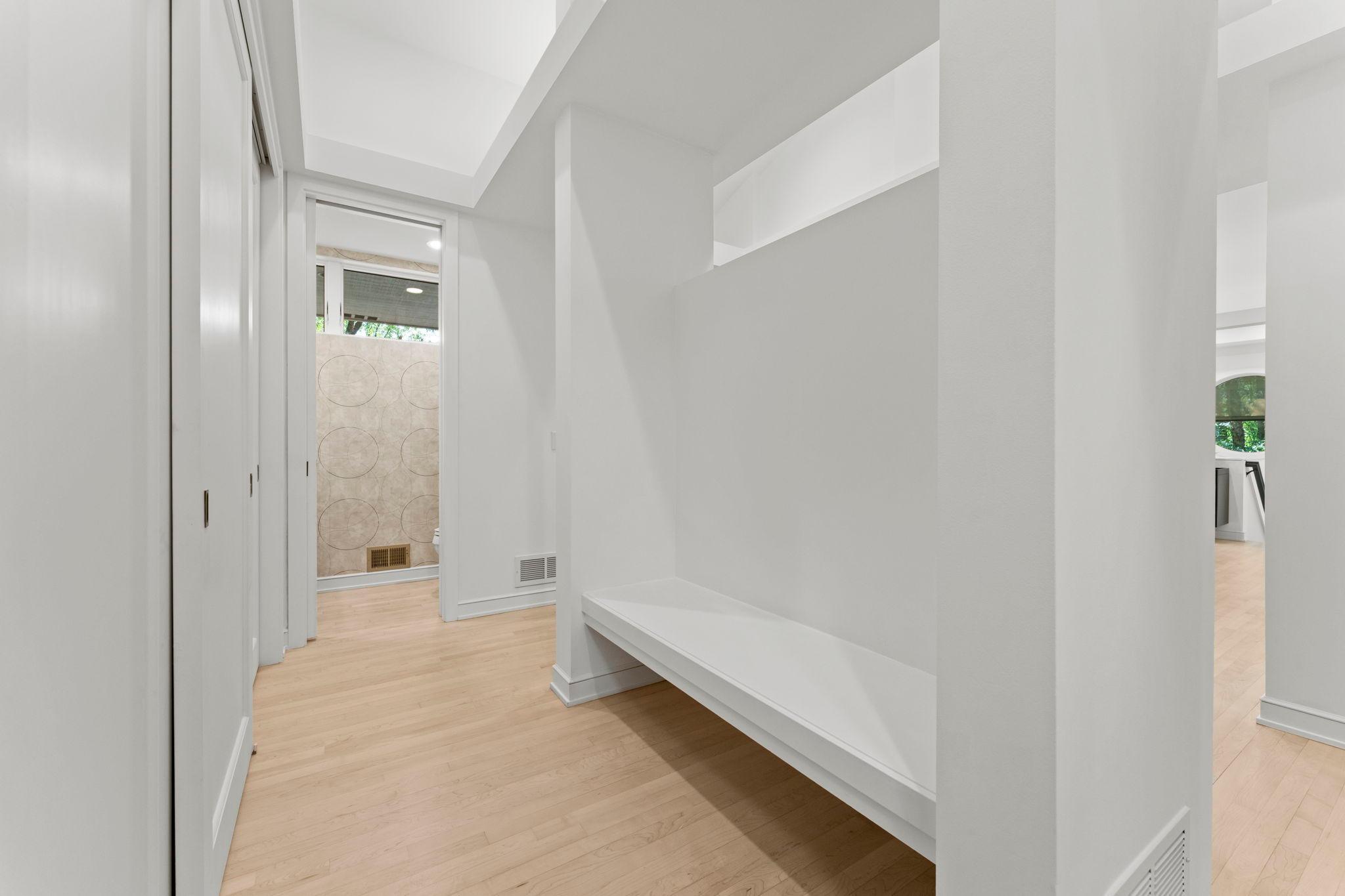 44-web-or-mls-11945 Isleton Ave N-10_1.jpg