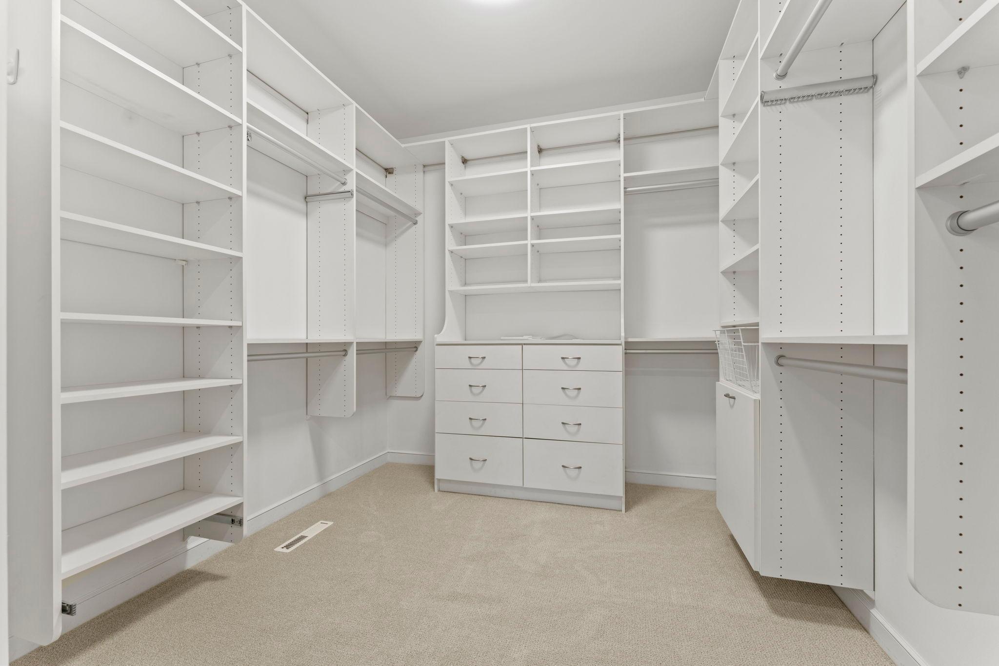 55-web-or-mls-11945 Isleton Ave N-54.jpg