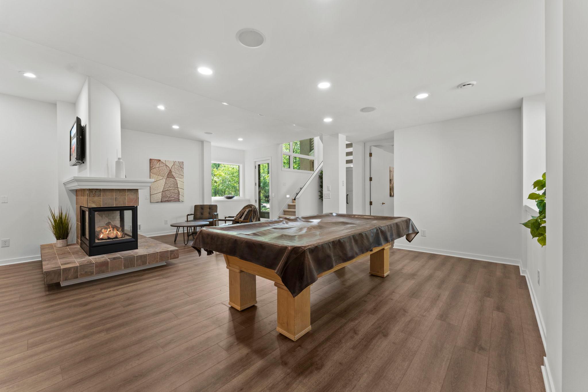71-web-or-mls-11945 Isleton Ave N-153.jpg