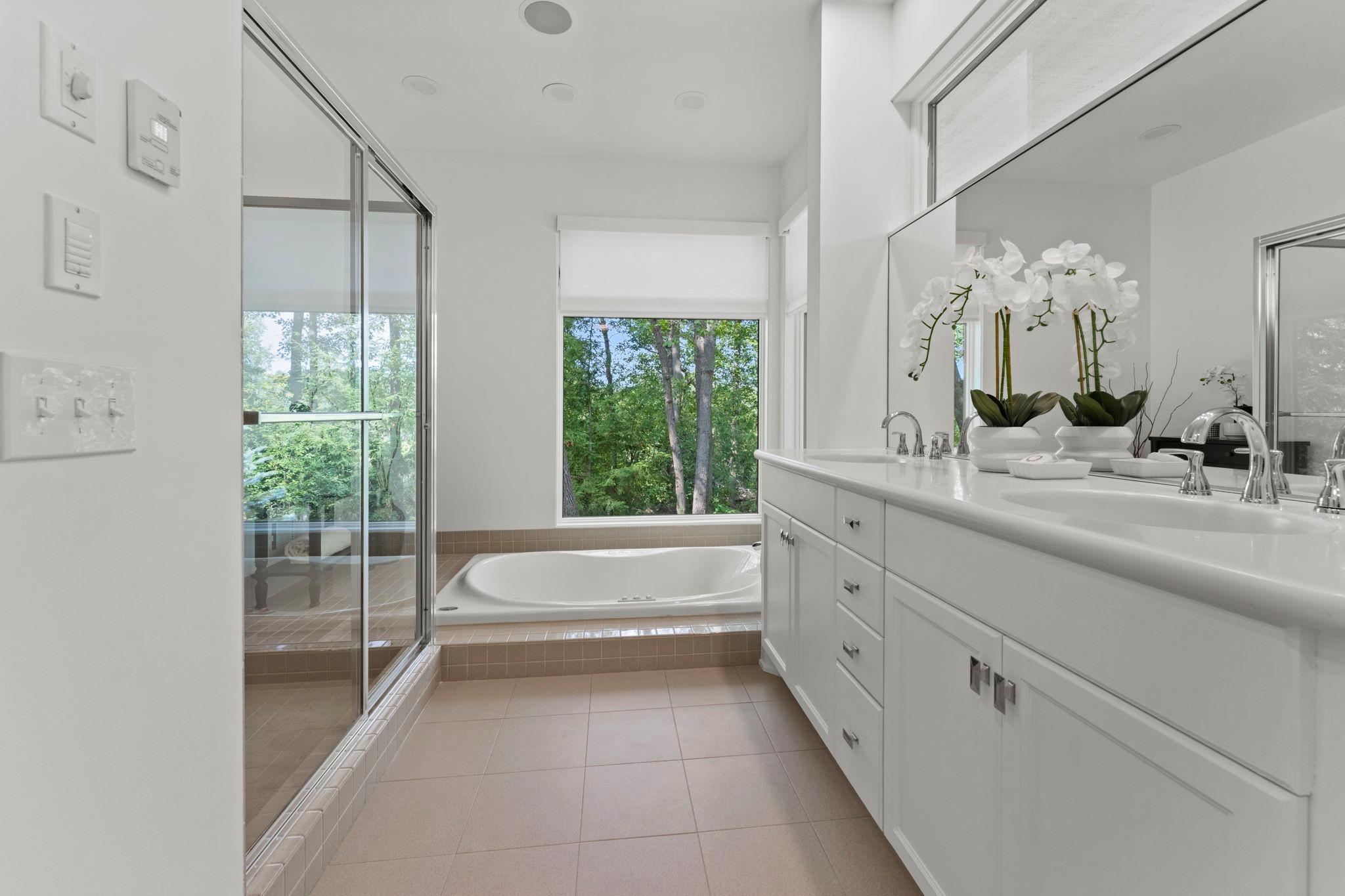 52-web-or-mls-11945 Isleton Ave N-45.jpg