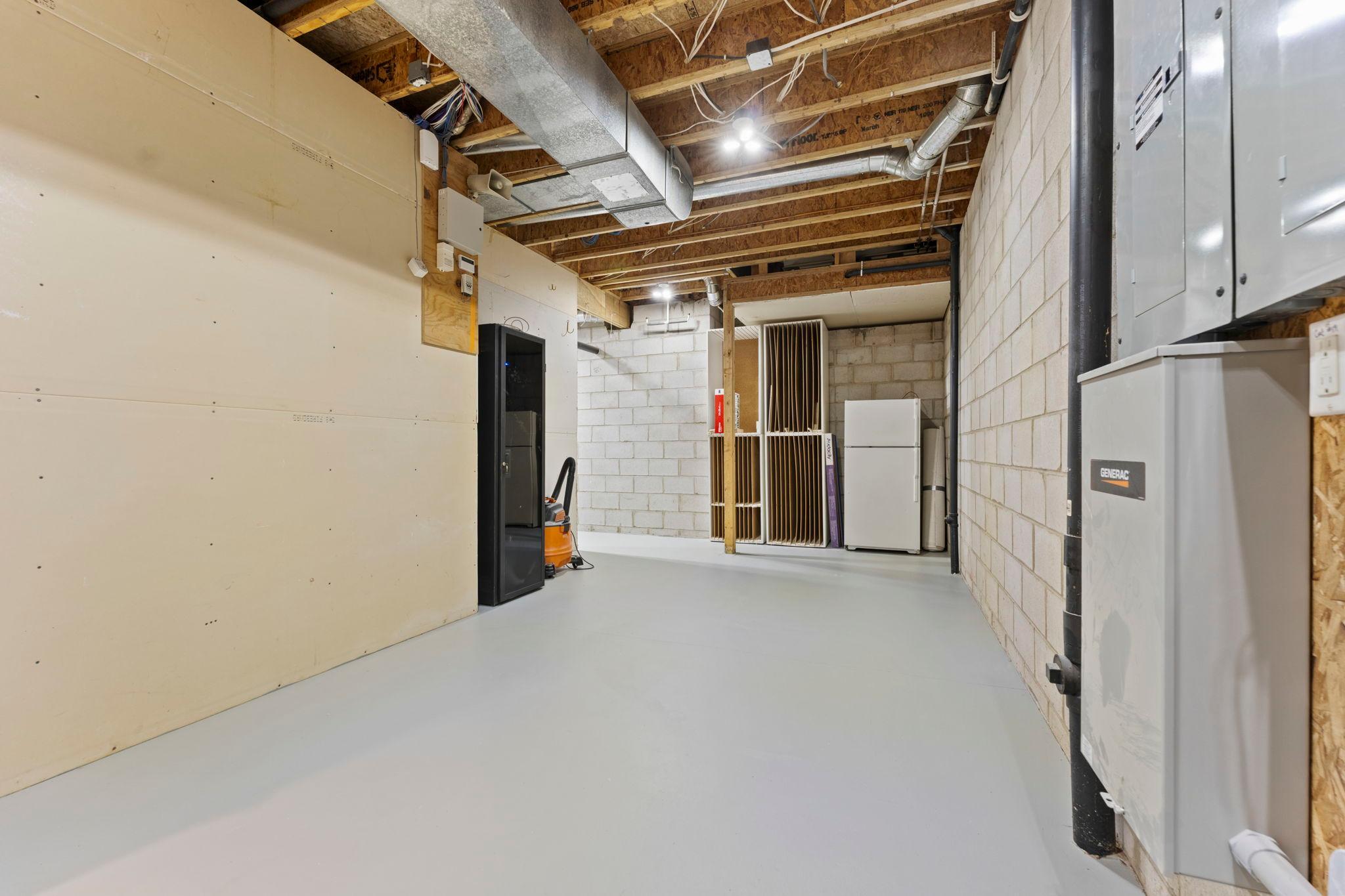 83-web-or-mls-11945 Isleton Ave N-189.jpg