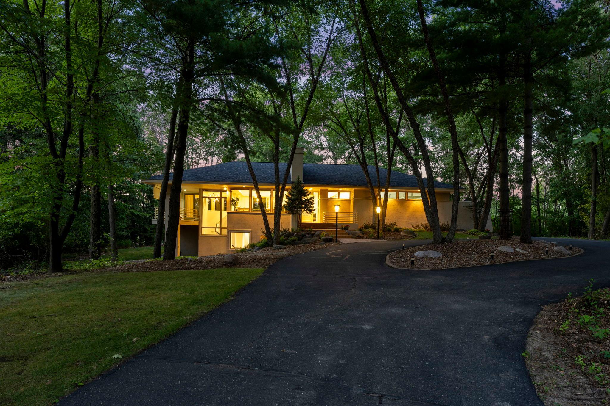 2-web-or-mls-11945 Isleton Ave N TWILIGHT-1.jpg