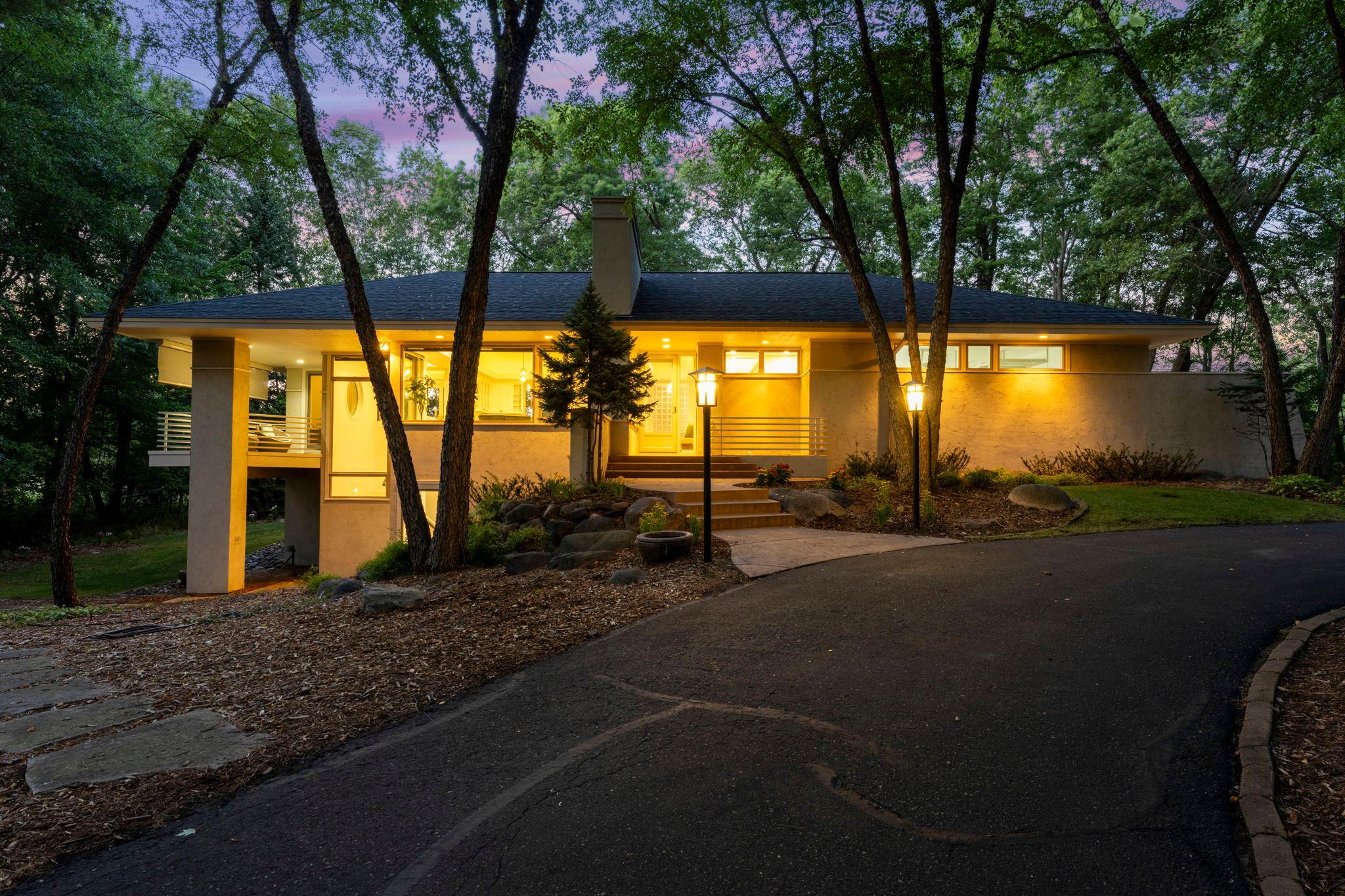 4-web-or-mls-11945 Isleton Ave N TWILIGHT-9.jpg