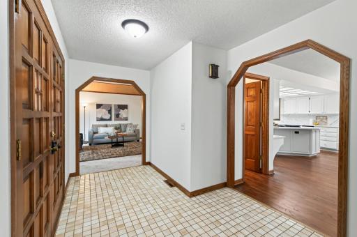 1528 Briarknoll Drive, New Brighton, MN 55112