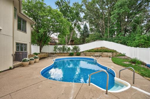 1528 Briarknoll Drive, New Brighton, MN 55112